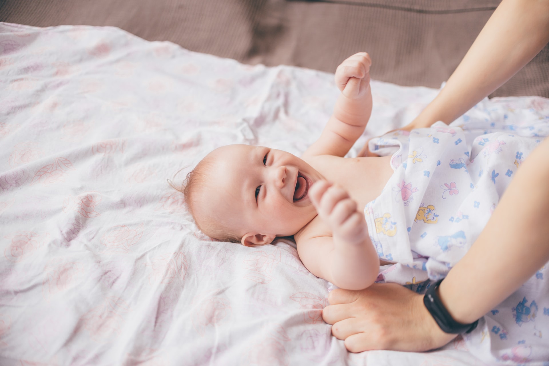 Kołderka dla niemowlaka – o czym pamiętać przed zakupem?